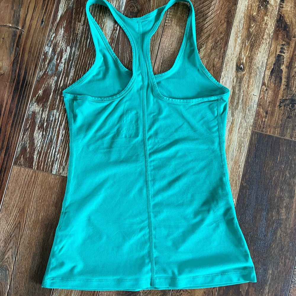 Bundle lululemon 🍋 & Nike Workout Top - Picture 8 of 10
